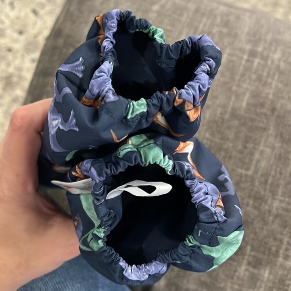 Boys H&M dinosaur mittens sz 2-4y - Picture 4 of 4